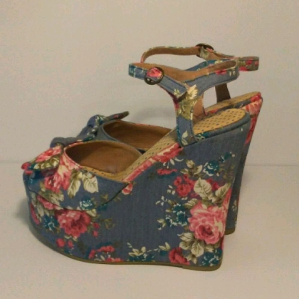 Platform floral heels